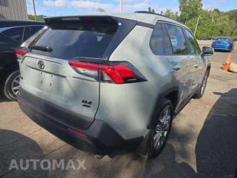 2023 Toyota RAV4 XLE Premium - miniatura 3