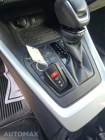 2023 Toyota RAV4 XLE Premium - miniatura 8