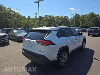 2023 Toyota RAV4 XLE Premium - miniatura 3