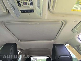 2023 Toyota RAV4 XLE Premium - miniatura 8