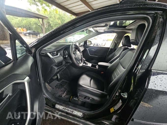 2023 Toyota RAV4 XLE Premium - miniatura 6