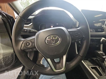 2023 Toyota RAV4 XLE Premium – miniatura 10