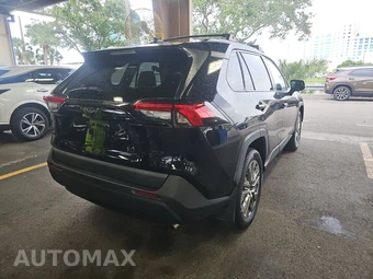 2023 Toyota RAV4 XLE Premium – miniatura 4