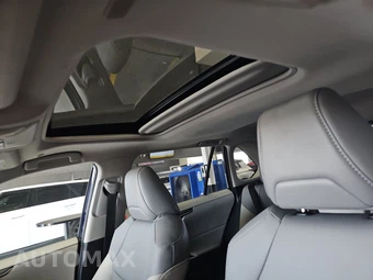 2023 Toyota RAV4 XLE Premium - miniatura 17