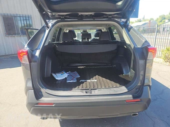 2023 Toyota RAV4 XLE Premium - miniatura 11