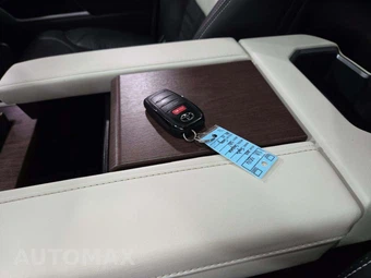 2023 Toyota Sequoia Capstone - miniatura 8