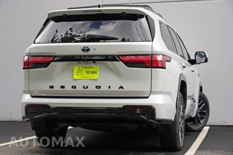 2023 Toyota Sequoia Platinum - miniatura 3