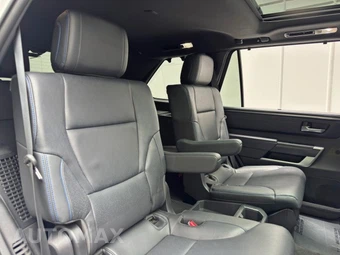 2023 Toyota Sequoia Platinum - miniatura 41