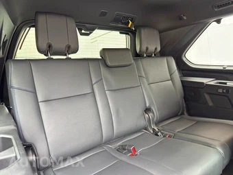 2023 Toyota Sequoia Platinum - miniatura 42
