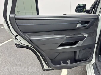 2023 Toyota Sequoia Platinum - miniatura 46