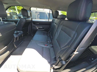 2023 Toyota Sequoia SR5 – miniatura 13