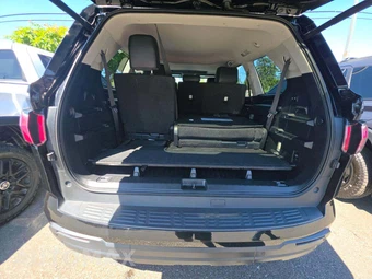 2023 Toyota Sequoia SR5 – miniatura 15
