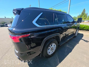 2023 Toyota Sequoia SR5 – miniatura 3