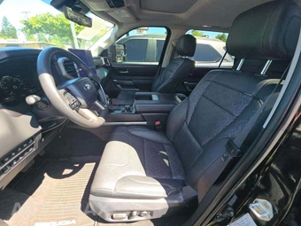 2023 Toyota Sequoia SR5 – miniatura 6