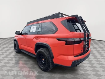 2023 Toyota Sequoia TRD Pro - miniatura 3