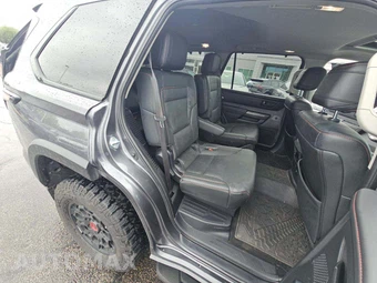 2023 Toyota Sequoia TRD Pro – miniatura 17