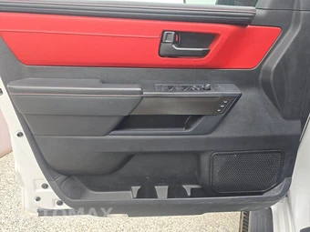 2023 Toyota Sequoia TRD Pro - miniatura 9