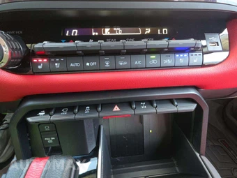 2023 Toyota Sequoia TRD Pro - miniatura 27