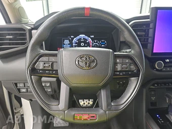 2023 Toyota Sequoia TRD Pro - miniatura 10