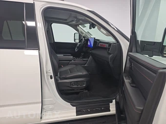 2023 Toyota Sequoia TRD Pro - miniatura 8
