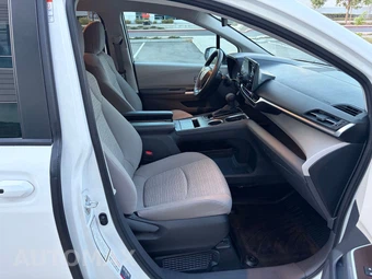 2023 Toyota Sienna LE 8-Passenger 120.5" WB - miniatura 18