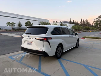 2023 Toyota Sienna LE 8-Passenger 120.5" WB - miniatura 3