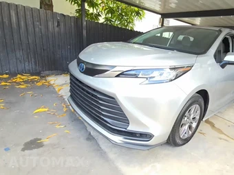 2023 Toyota Sienna LE 8-Passenger 120.5" WB