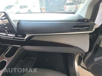 2023 Toyota Sienna LE 8-Passenger 120.5" WB - miniatura 17