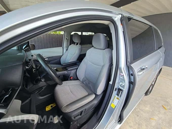 2023 Toyota Sienna LE 8-Passenger 120.5" WB - miniatura 3