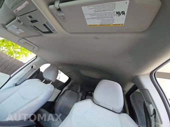 2023 Toyota Sienna LE 8-Passenger 120.5" WB - miniatura 8