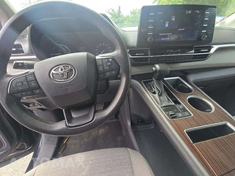 2023 Toyota Sienna LE 8-Passenger 120.5" WB - miniatura 10