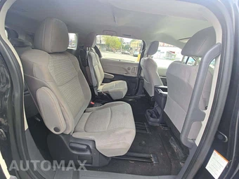 2023 Toyota Sienna LE 8-Passenger 120.5" WB - miniatura 17