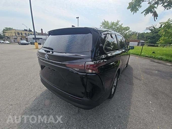 2023 Toyota Sienna LE 8-Passenger 120.5" WB - miniatura 3