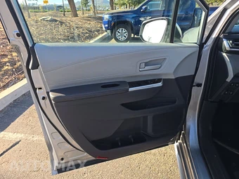 2023 Toyota Sienna LE 8-Passenger 120.5" WB - miniatura 9