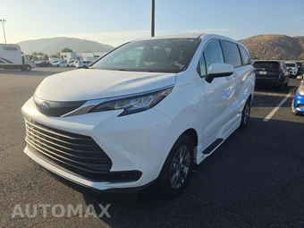 2023 Toyota Sienna LE 8-Passenger 120.5" WB
