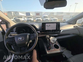 2023 Toyota Sienna LE 8-Passenger 120.5" WB - miniatura 10