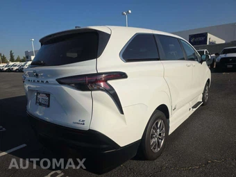 2023 Toyota Sienna LE 8-Passenger 120.5" WB - miniatura 3