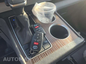 2023 Toyota Sienna LE 8-Passenger 120.5" WB - miniatura 8