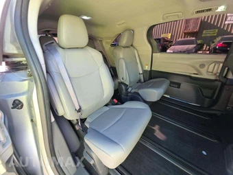 2023 Toyota Sienna XLE 7-Passenger 120.5" WB - miniatura 14