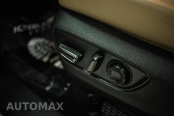 2023 Toyota Sienna XLE 7-Passenger 120.5" WB - miniatura 17
