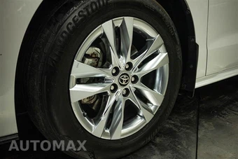 2023 Toyota Sienna XLE 7-Passenger 120.5" WB - miniatura 3
