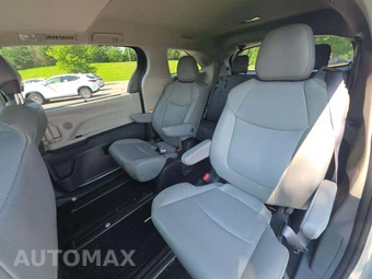 2023 Toyota Sienna XLE 7-Passenger 120.5" WB - miniatura 10
