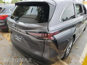 2023 Toyota Sienna XLE 7-Passenger 120.5" WB - miniatura 3