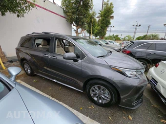 2023 Toyota Sienna XLE 7-Passenger 120.5" WB - miniatura 4