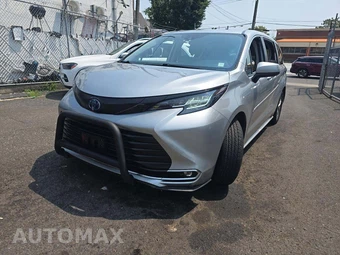 2023 Toyota Sienna XLE 7-Passenger 120.5" WB