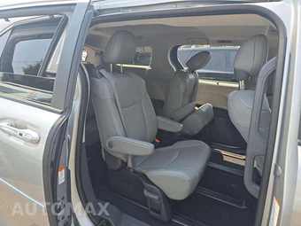 2023 Toyota Sienna XLE 7-Passenger 120.5" WB - miniatura 17