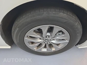 2023 Toyota Sienna XLE 7-Passenger 120.5" WB - miniatura 17