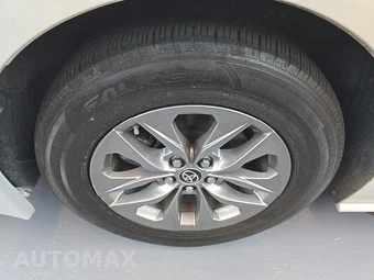 2023 Toyota Sienna XLE 7-Passenger 120.5" WB - miniatura 18