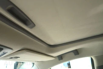 2023 Toyota Sienna XLE 7-Passenger 120.5" WB - miniatura 42