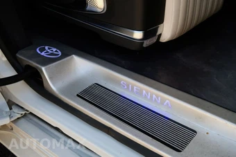 2023 Toyota Sienna XLE 7-Passenger 120.5" WB - miniatura 50